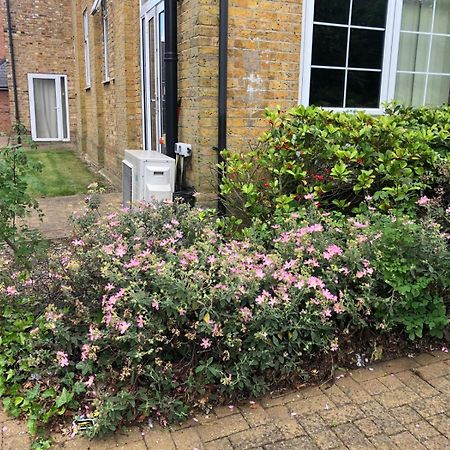 Spacious King Room With Private Entrance - Near Emirates And Camden And King'S Cross - 5 Min To Tube 芬奇利 外观 照片