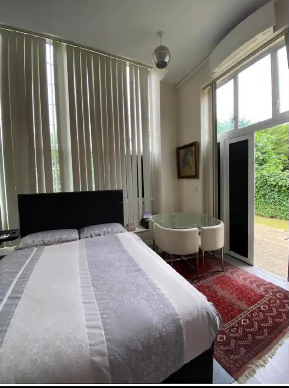 Spacious King Room With Private Entrance - Near Emirates And Camden And King'S Cross - 5 Min To Tube 芬奇利 外观 照片